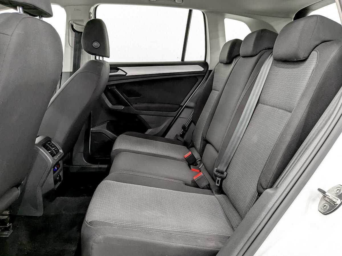 Б/У Фольксваген Тигуан 2021 года. Фото: #11