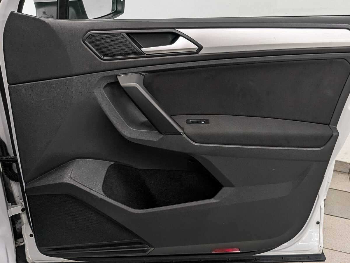 Б/У Фольксваген Тигуан 2021 года. Фото: #22