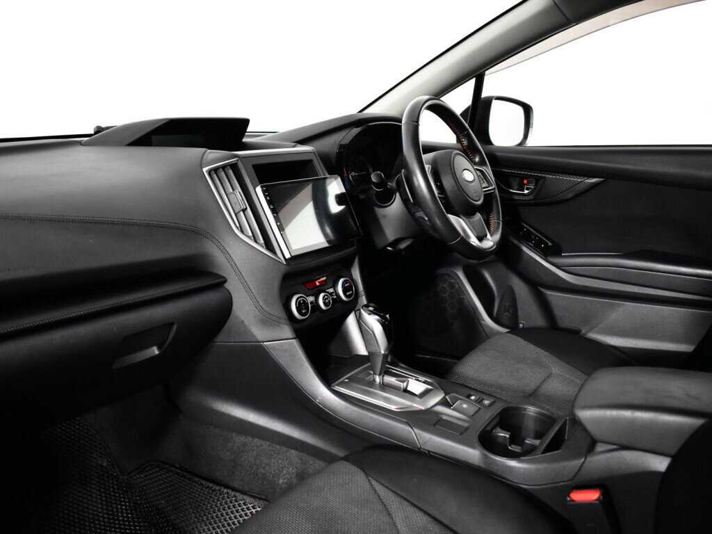 Б/У Субару ИксВи 2018 года. Фото: #8