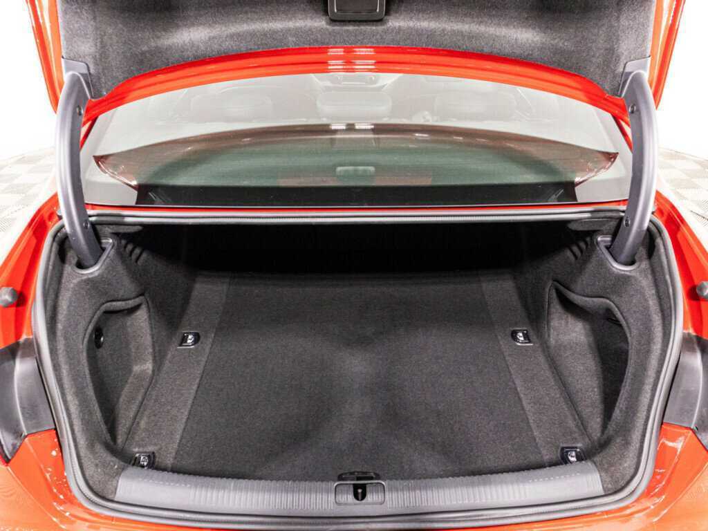 Б/У Ауди А4 2015 года. Фото: #14