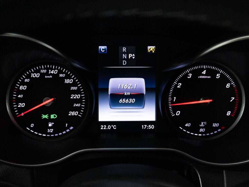 Б/У Мерседес-Бенц Ц-Класс 2016 года. Фото: #11