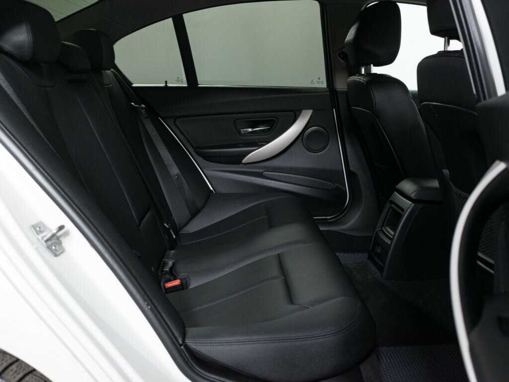 Б/У БМВ 3 серии 2014 года. Фото: #9