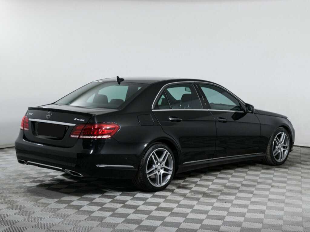 Б/У Мерседес-Бенц Е-Класс 2013 года. Фото: #3