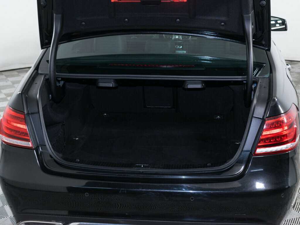 Б/У Мерседес-Бенц Е-Класс 2013 года. Фото: #6