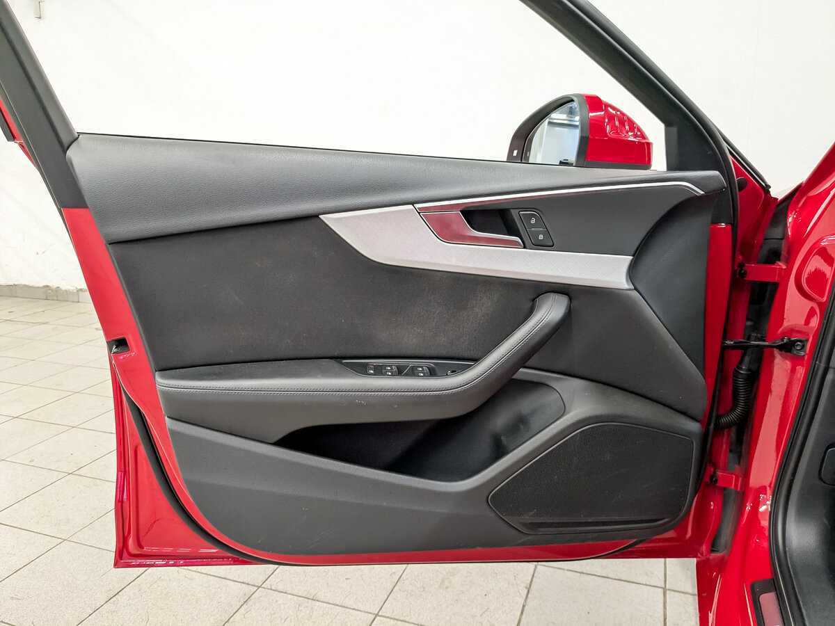 Б/У Ауди А4 2017 года. Фото: #16