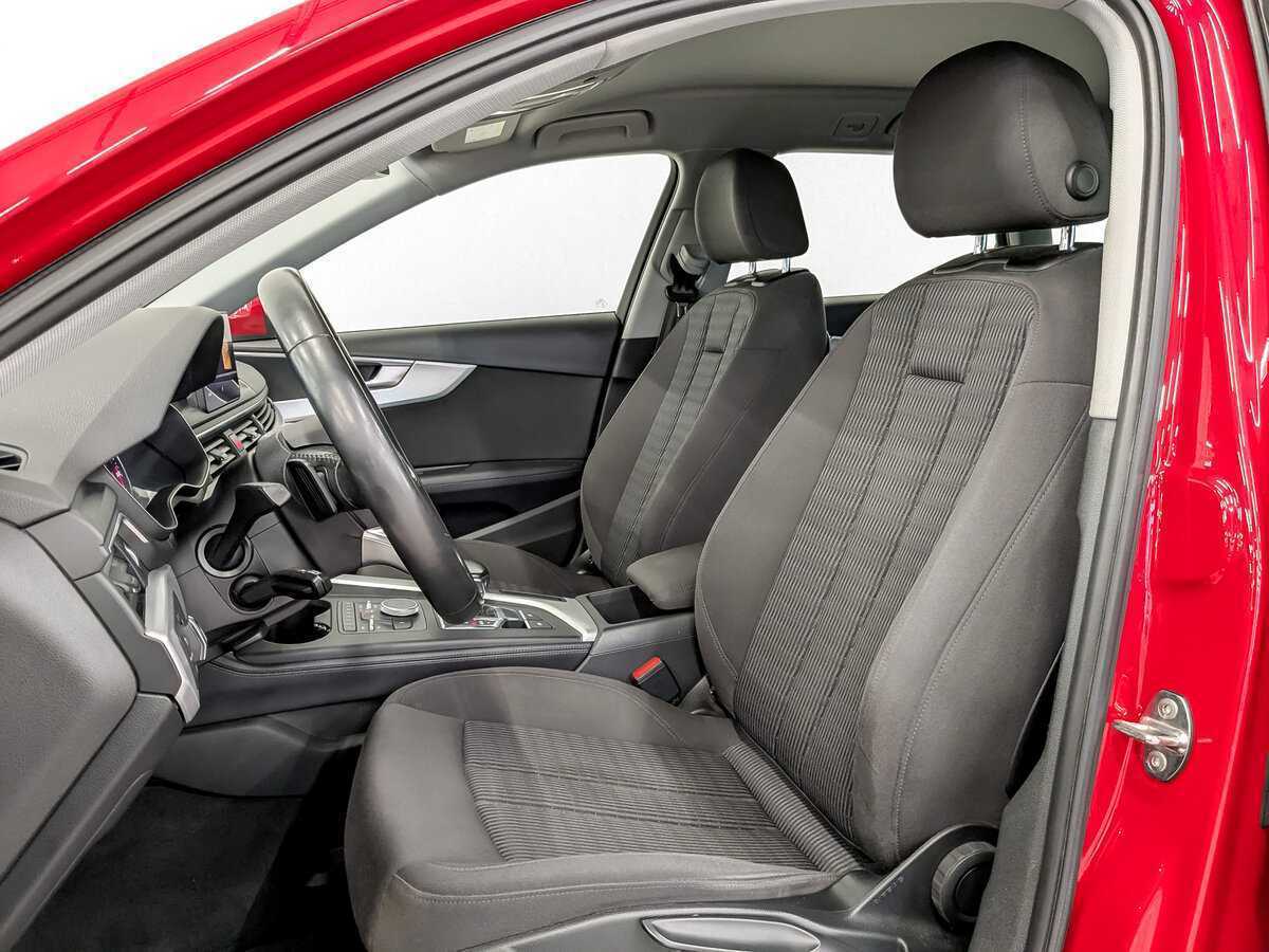 Б/У Ауди А4 2017 года. Фото: #17