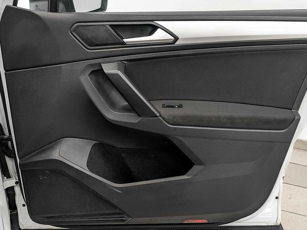 Б/У Фольксваген Тигуан 2021 года. Фото: #22