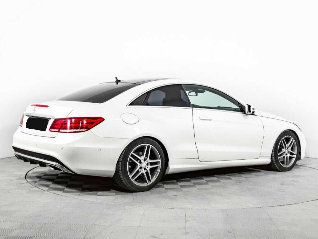 Б/У Мерседес-Бенц Е-Класс 2016 года. Фото: #4