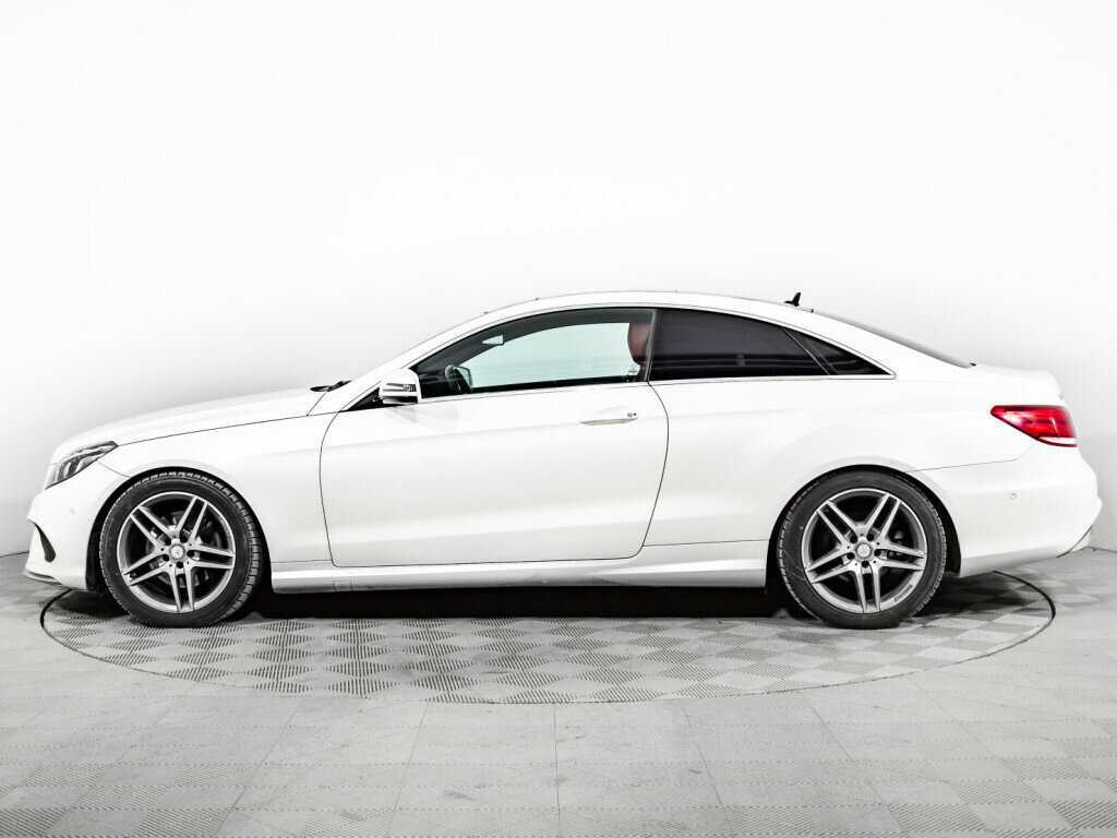 Б/У Мерседес-Бенц Е-Класс 2016 года. Фото: #7