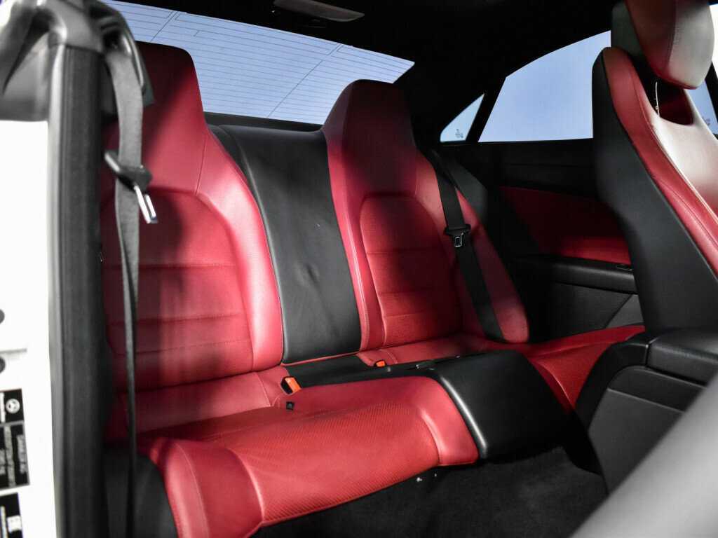 Б/У Мерседес-Бенц Е-Класс 2016 года. Фото: #9