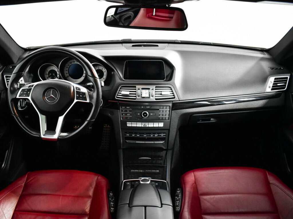 Б/У Мерседес-Бенц Е-Класс 2016 года. Фото: #11