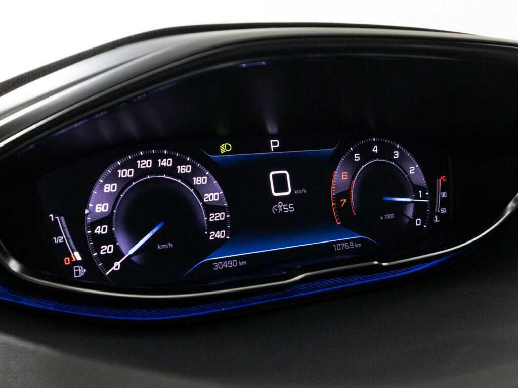 Б/У Пежо 3008 2021 года. Фото: #11