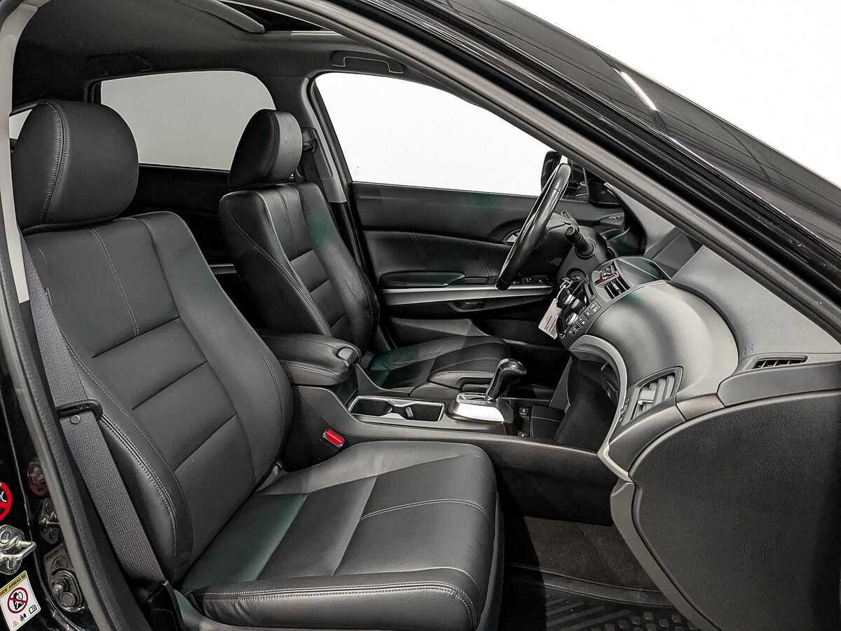 Б/У Хонда Кросстур 2014 года. Фото: #21