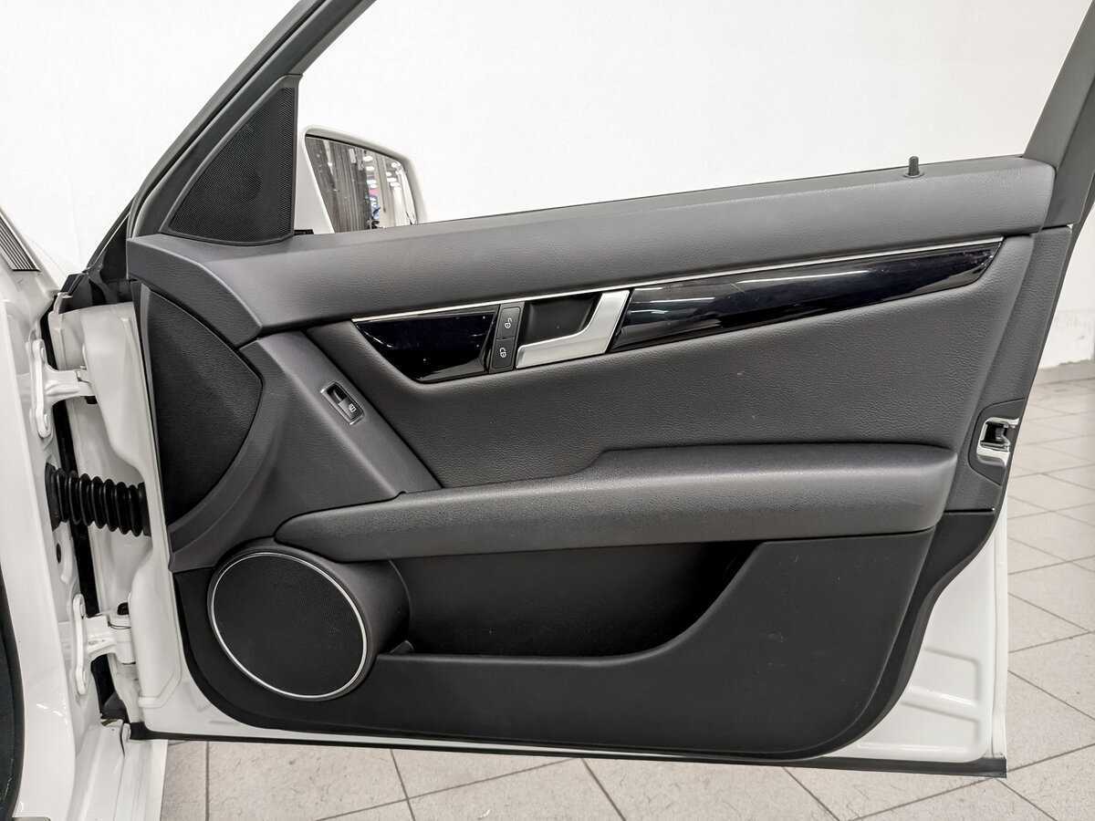 Б/У Мерседес-Бенц Ц-Класс 2012 года. Фото: #20