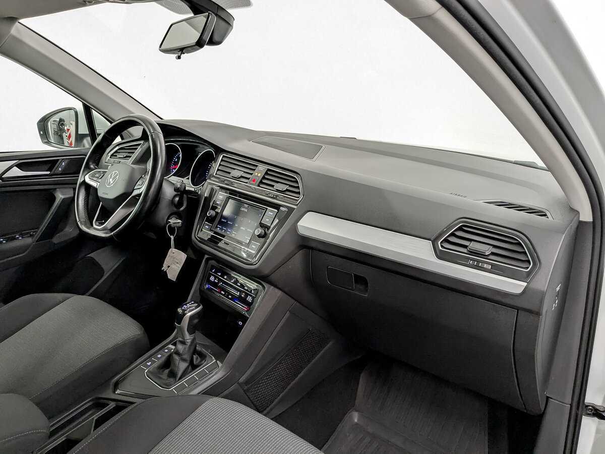 Б/У Фольксваген Тигуан 2021 года. Фото: #9