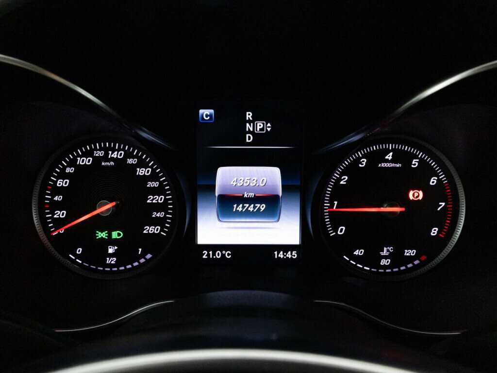 Б/У Мерседес-Бенц Ц-Класс 2015 года. Фото: #11