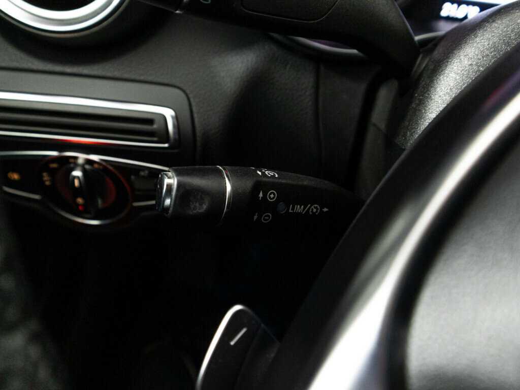 Б/У Мерседес-Бенц Ц-Класс 2015 года. Фото: #17