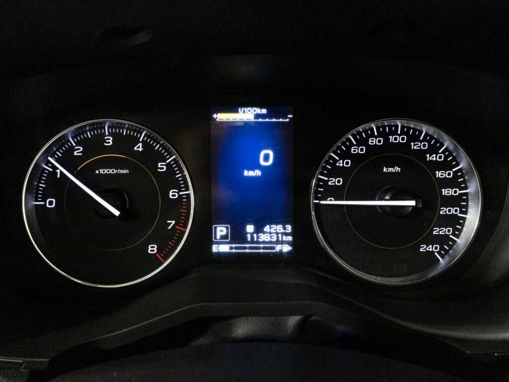 Б/У Субару ИксВи 2018 года. Фото: #11