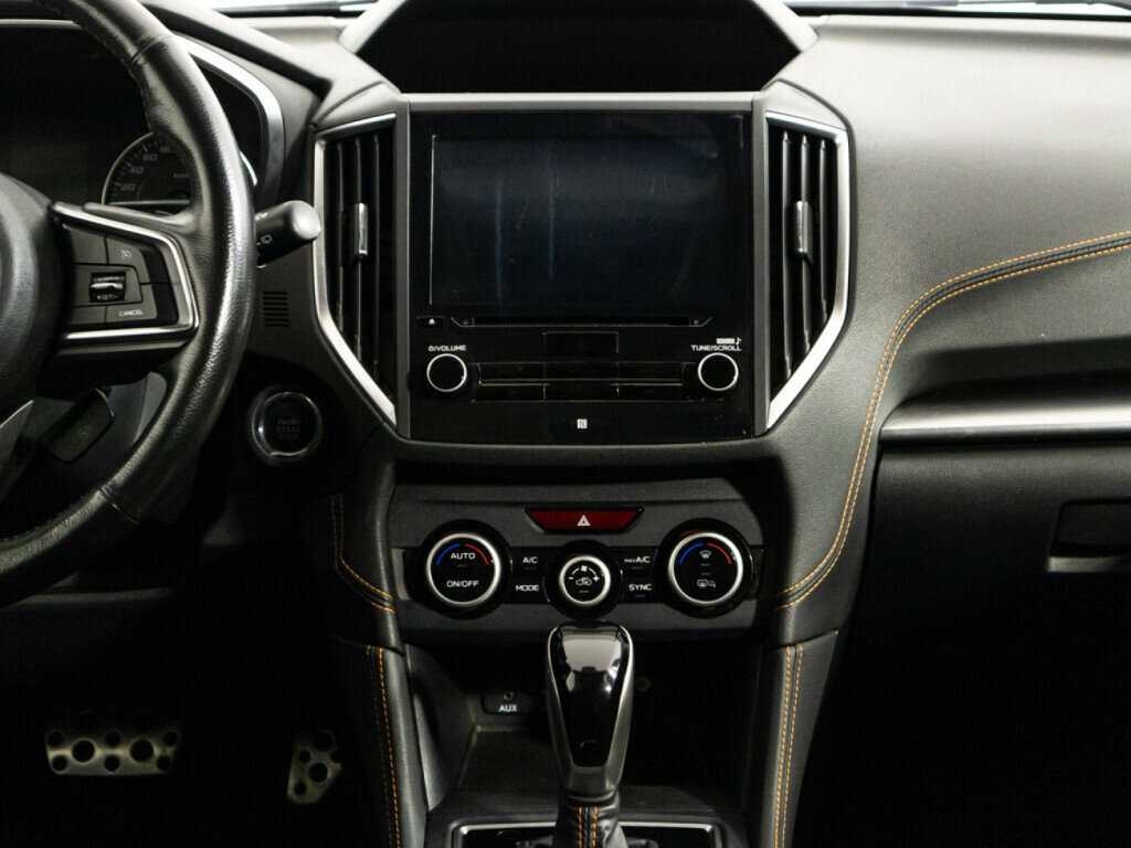 Б/У Субару ИксВи 2018 года. Фото: #13