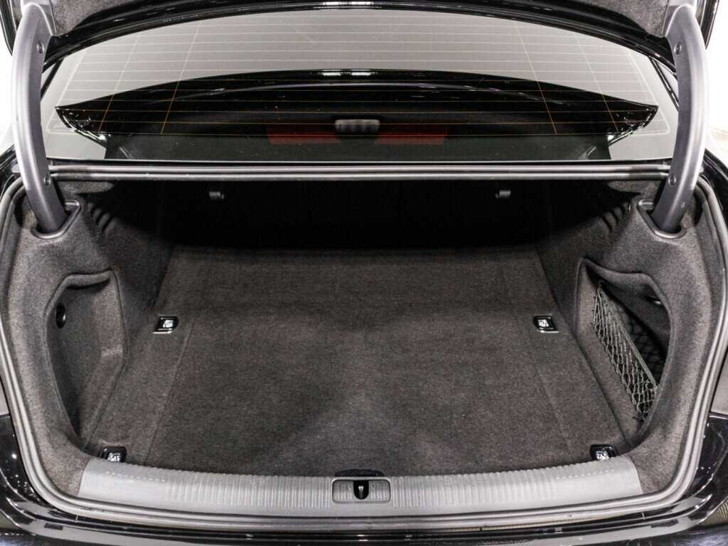 Б/У Ауди А4 2019 года. Фото: #14