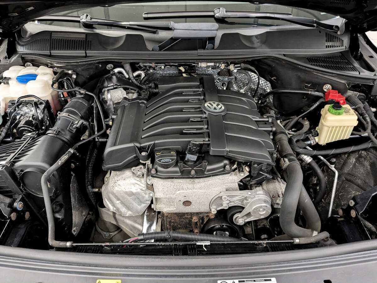 Б/У Фольксваген Туарег 2013 года. Фото: #8