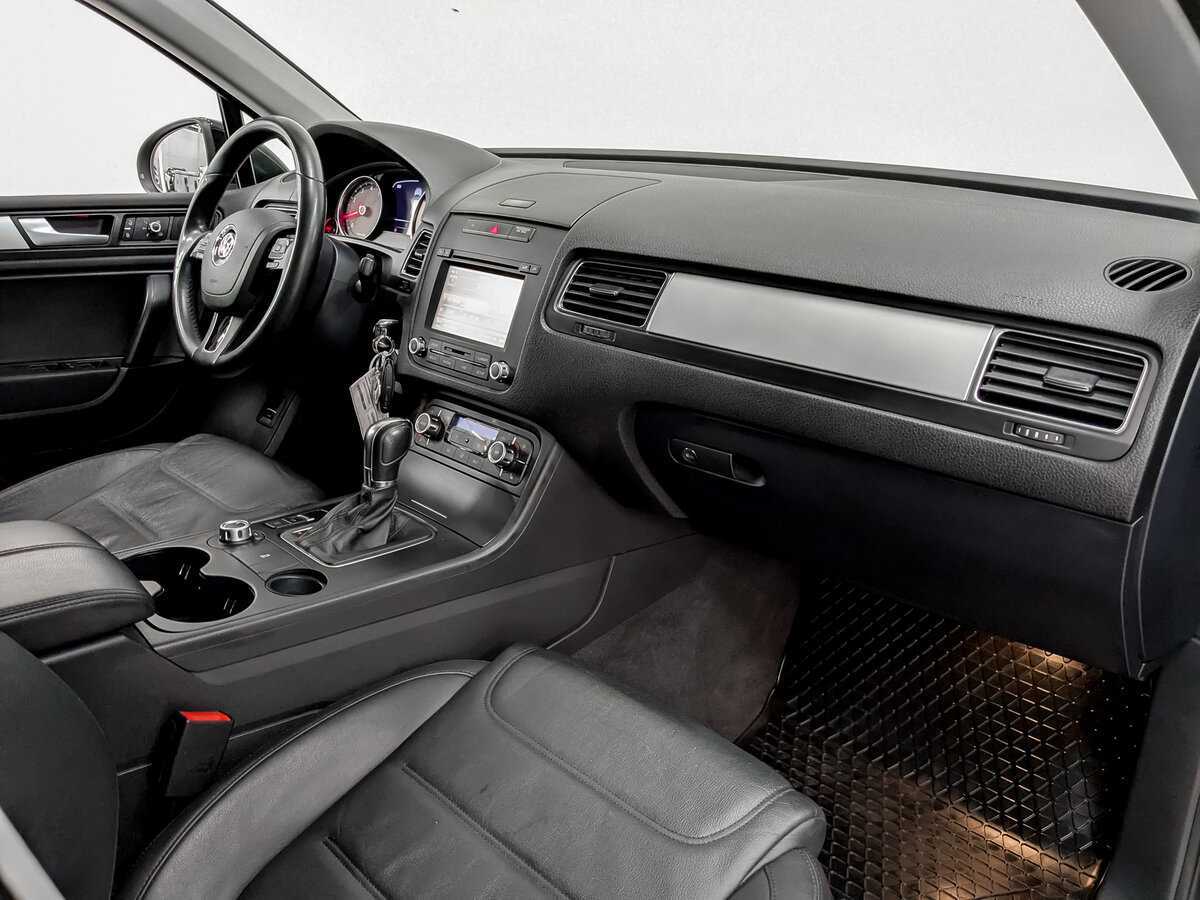 Б/У Фольксваген Туарег 2013 года. Фото: #10