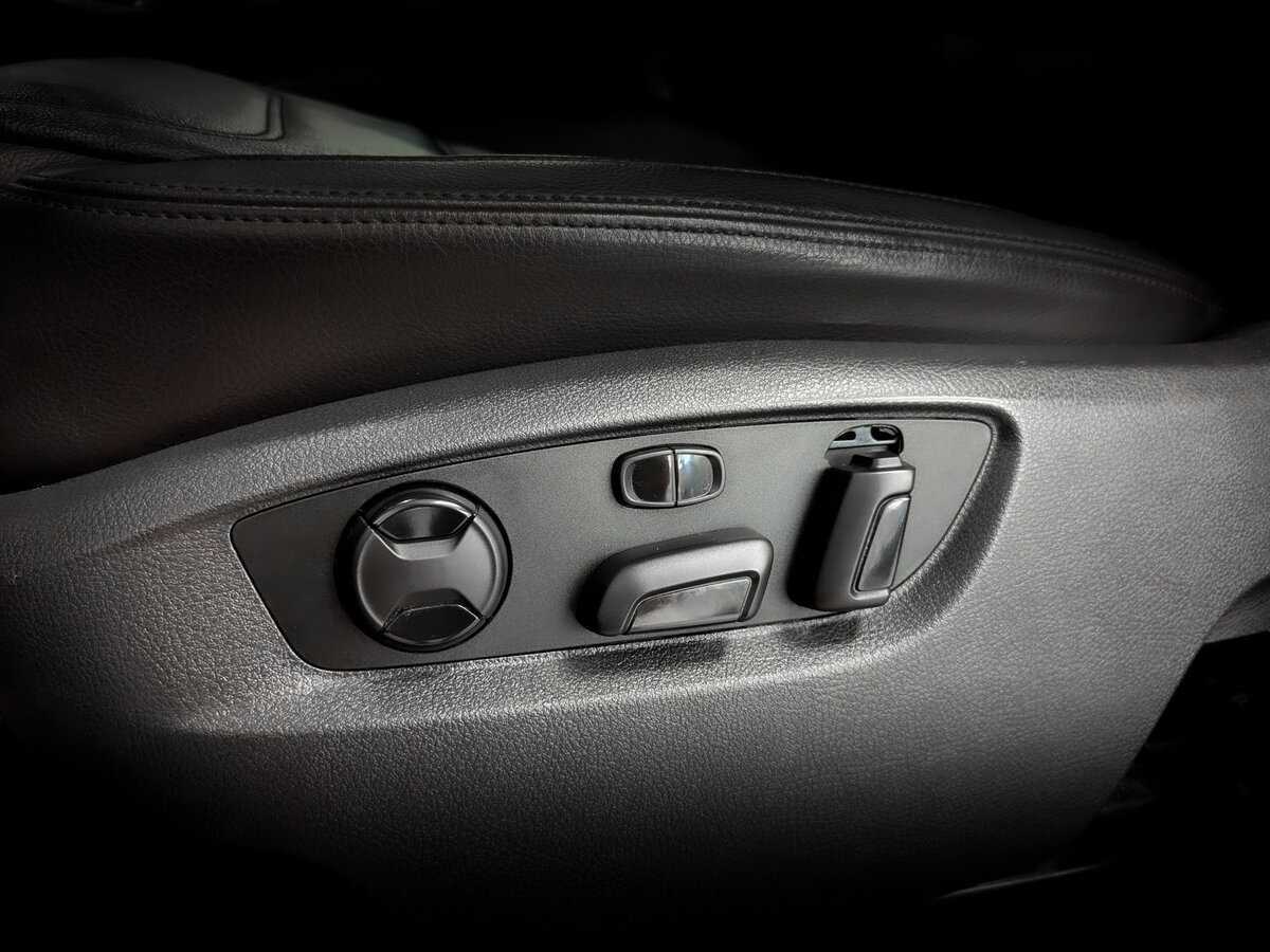 Б/У Фольксваген Туарег 2013 года. Фото: #18