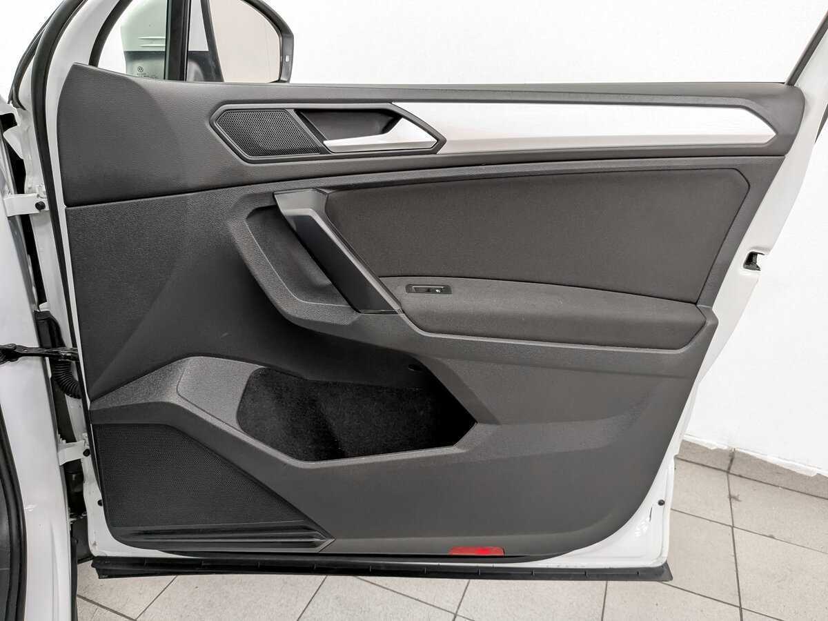 Б/У Фольксваген Тигуан 2021 года. Фото: #22