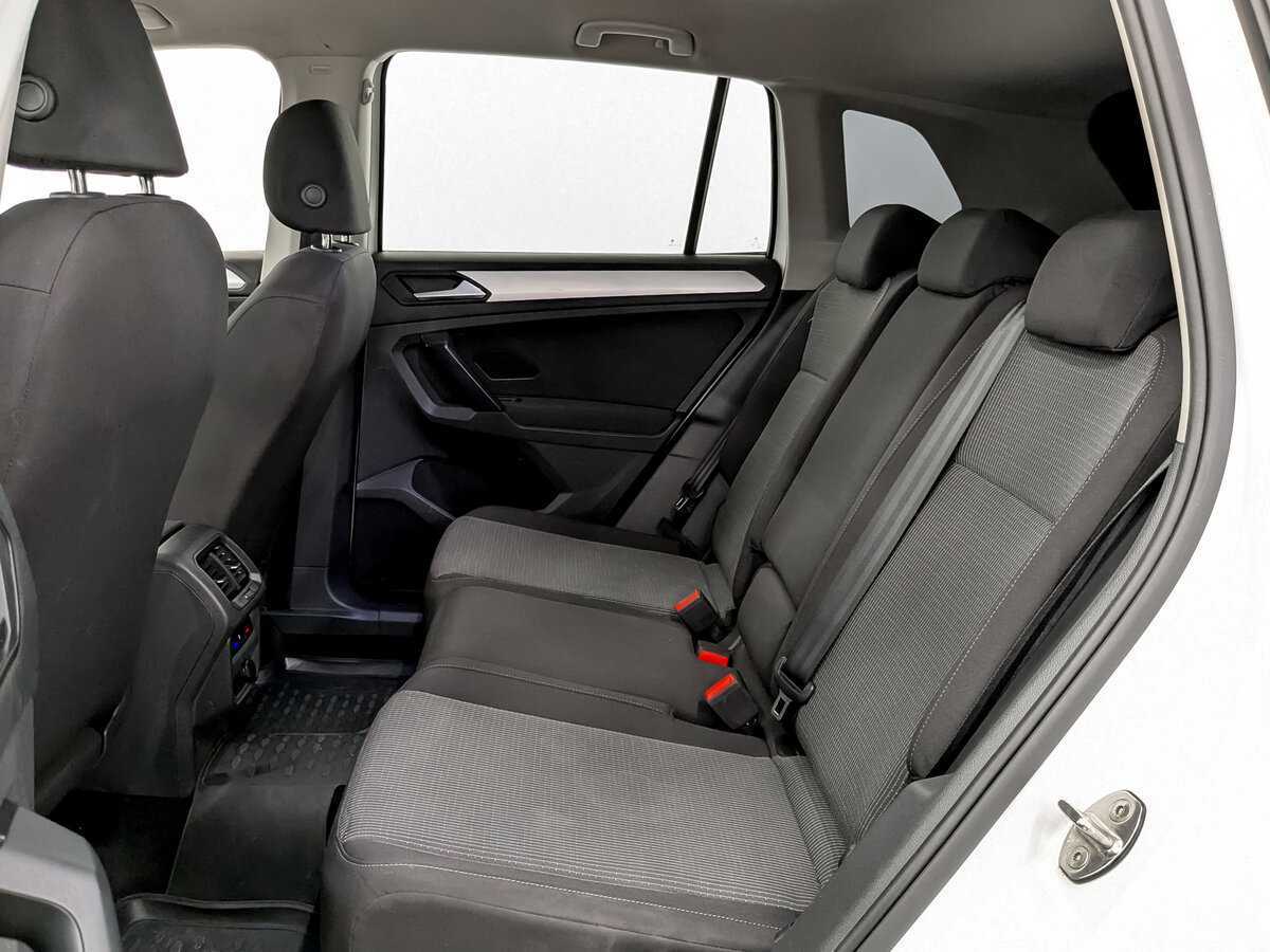 Б/У Фольксваген Тигуан 2021 года. Фото: #11