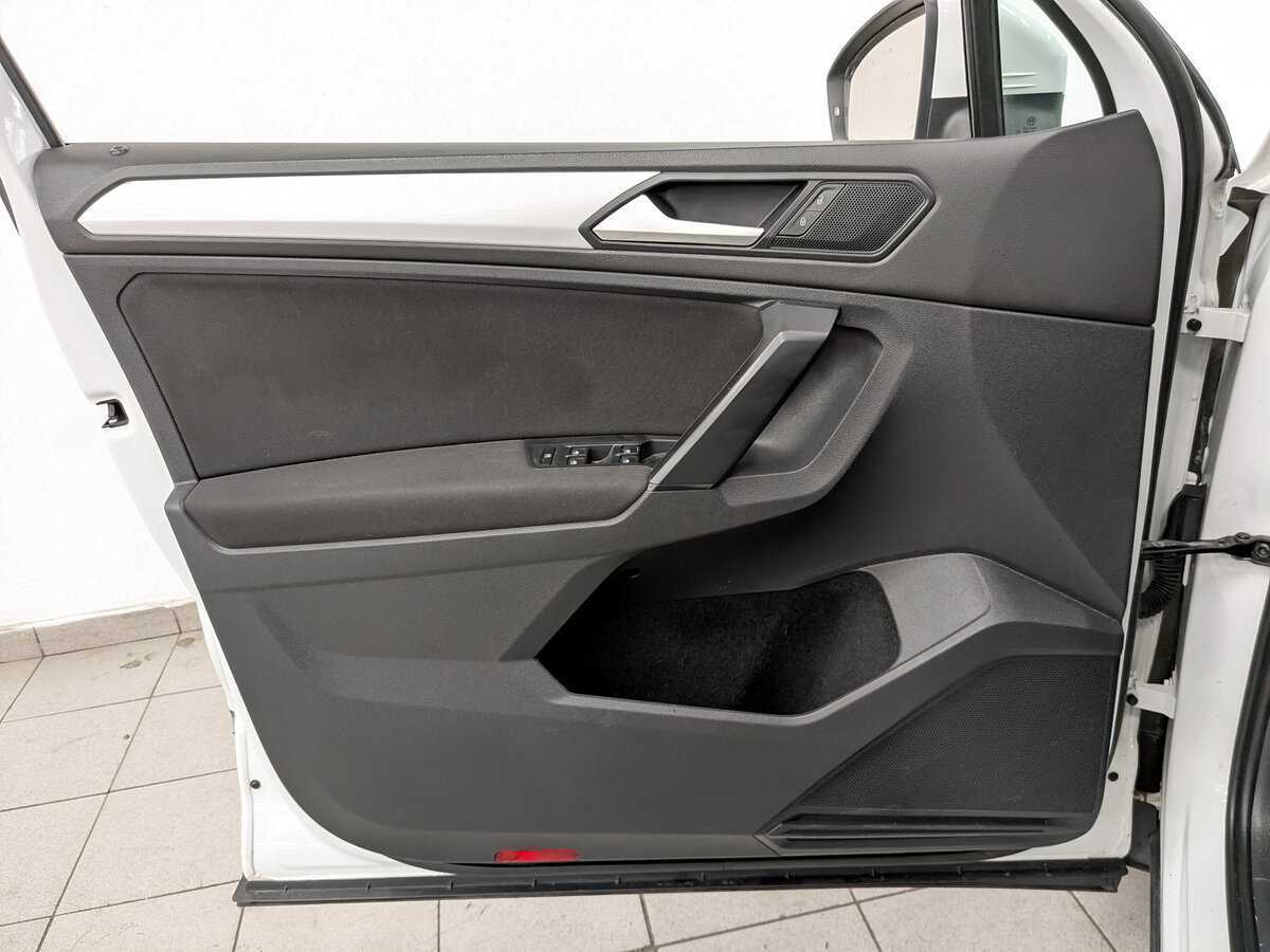 Б/У Фольксваген Тигуан 2021 года. Фото: #18