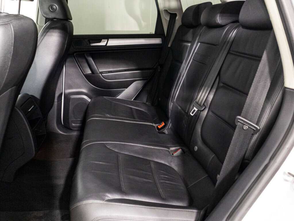 Б/У Фольксваген Туарег 2013 года. Фото: #9