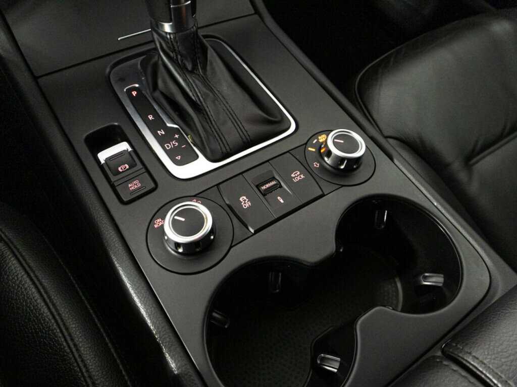 Б/У Фольксваген Туарег 2013 года. Фото: #13