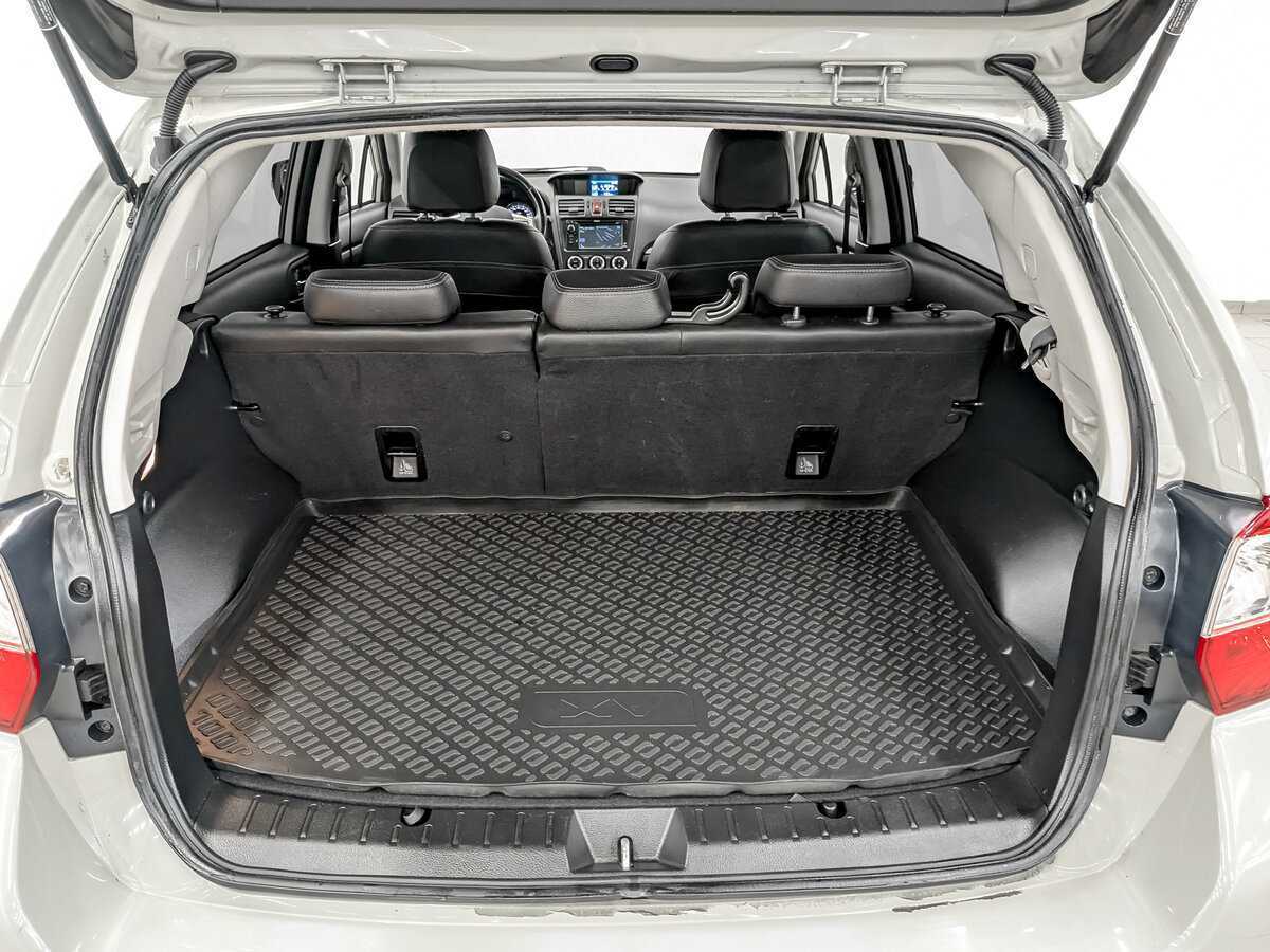 Б/У Субару ИксВи 2013 года. Фото: #9