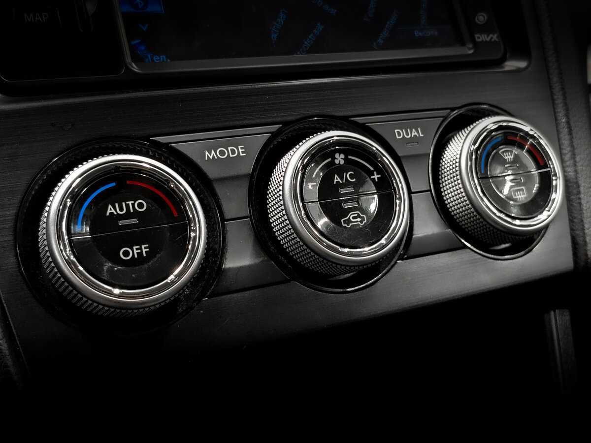 Б/У Субару ИксВи 2013 года. Фото: #25