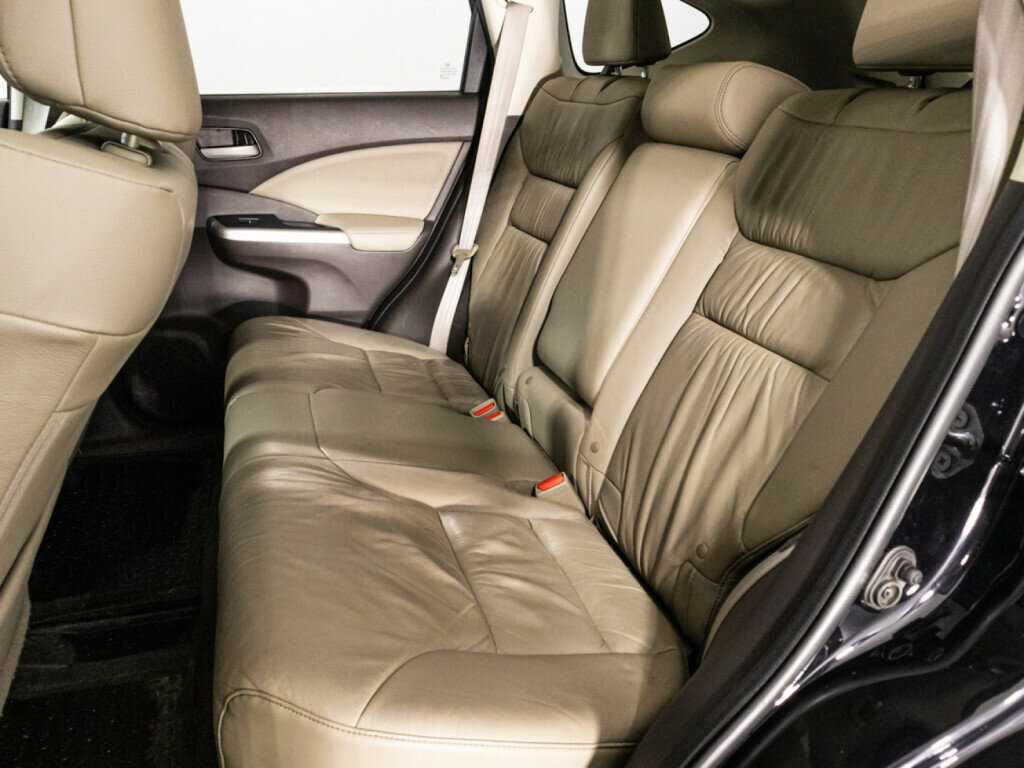 Б/У Хонда ЦР-В 2013 года. Фото: #9