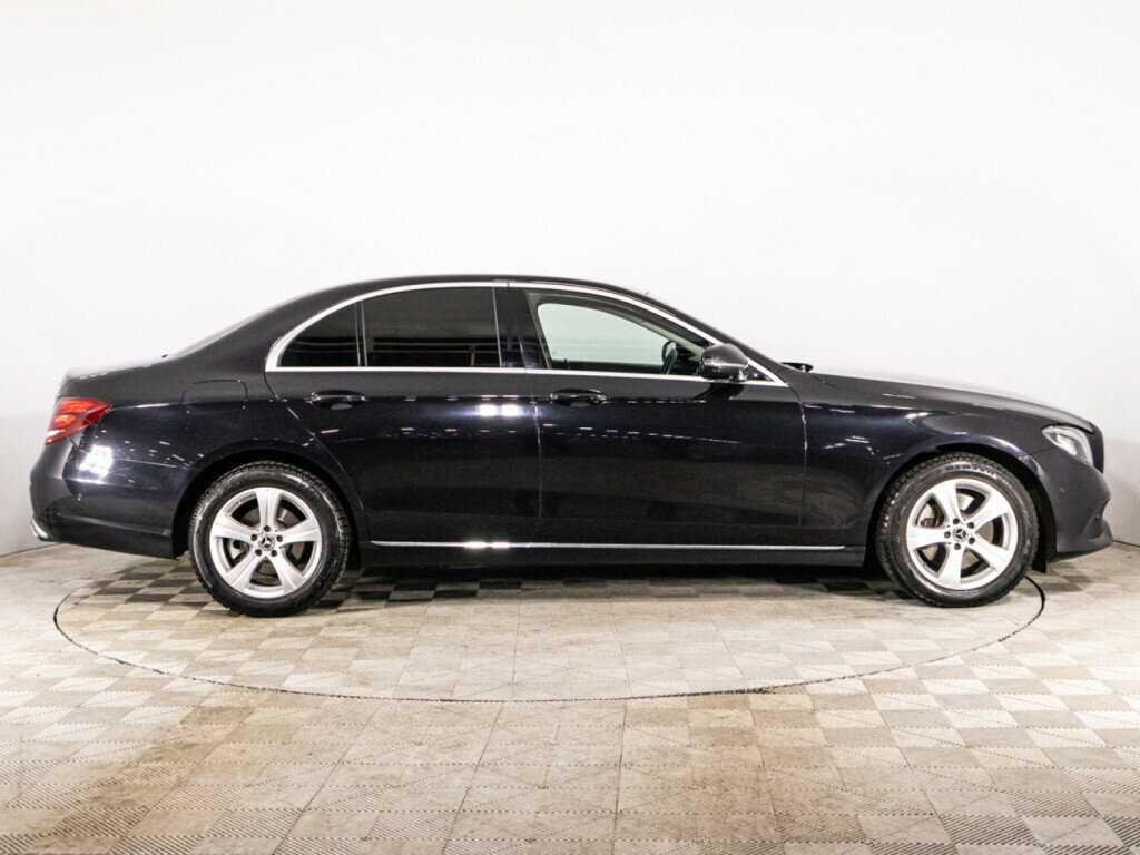 Б/У Мерседес-Бенц Е-Класс 2017 года. Фото: #3