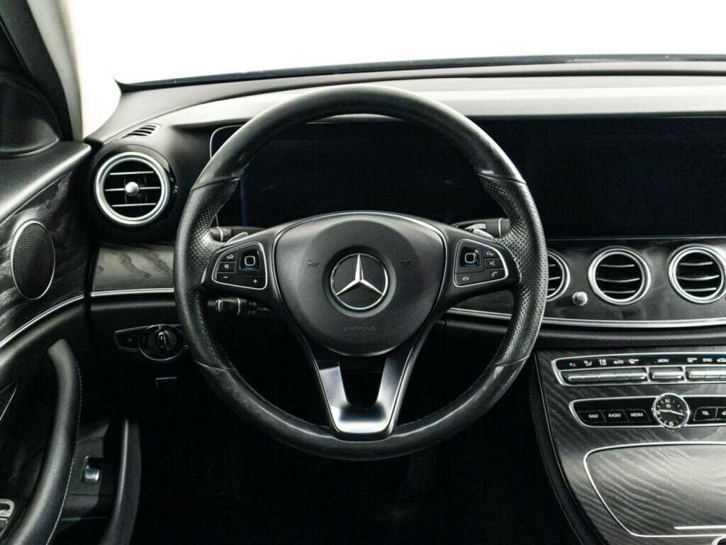 Б/У Мерседес-Бенц Е-Класс 2017 года. Фото: #22