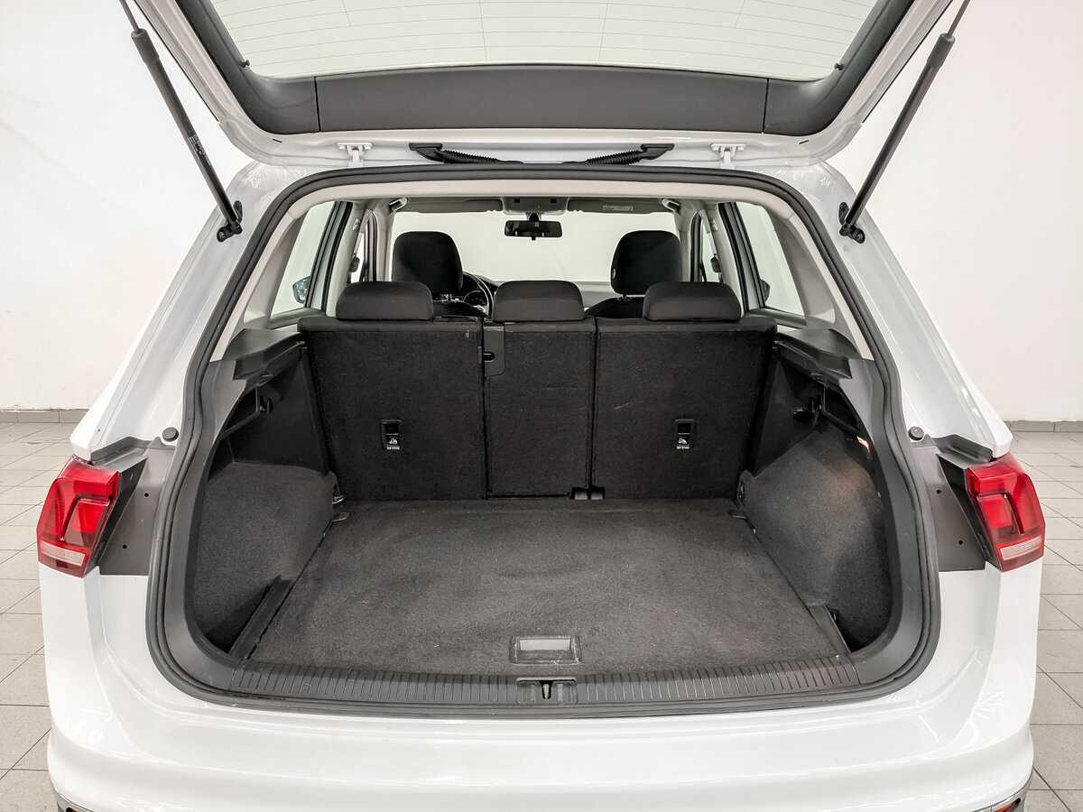 Б/У Фольксваген Тигуан 2021 года. Фото: #9