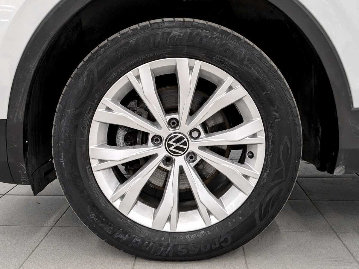 Б/У Фольксваген Тигуан 2021 года. Фото: #17