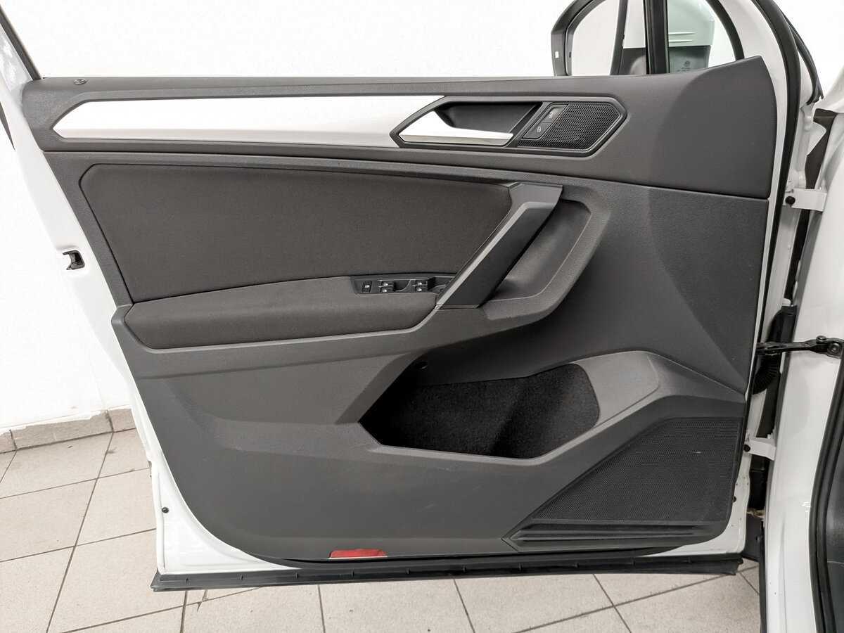 Б/У Фольксваген Тигуан 2021 года. Фото: #18