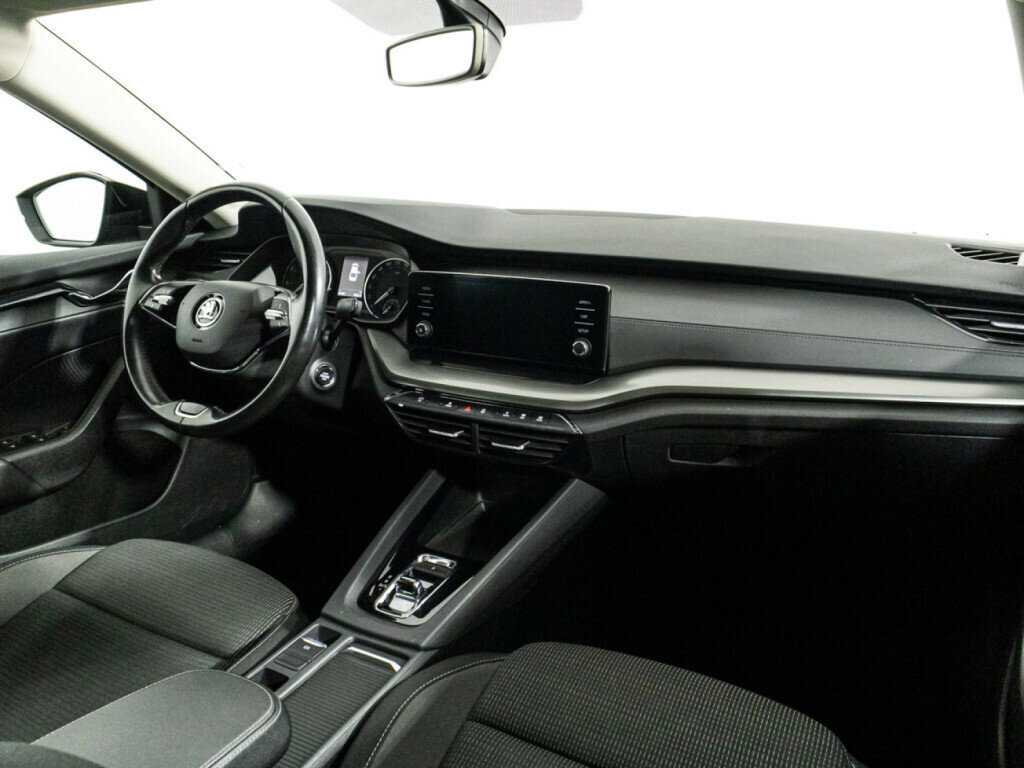 Б/У Шкода Октавия 2020 года. Фото: #8