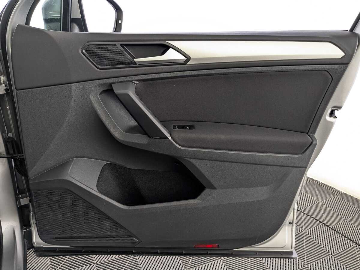 Б/У Фольксваген Тигуан 2020 года. Фото: #24