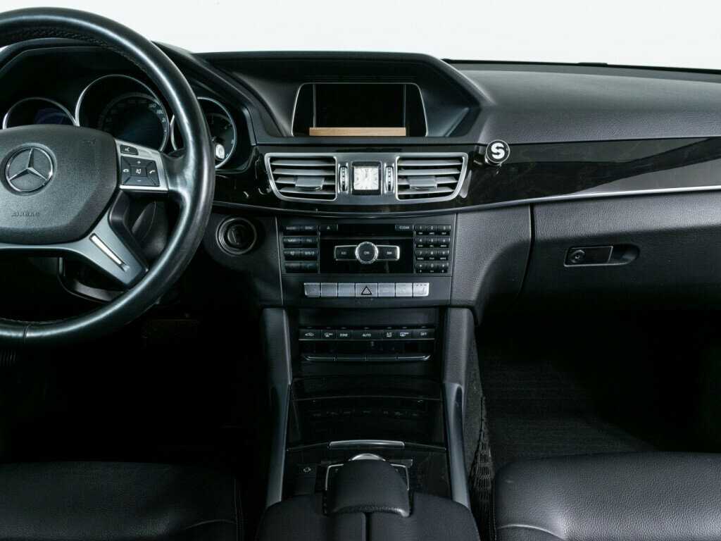 Б/У Мерседес-Бенц Е-Класс 2014 года. Фото: #8