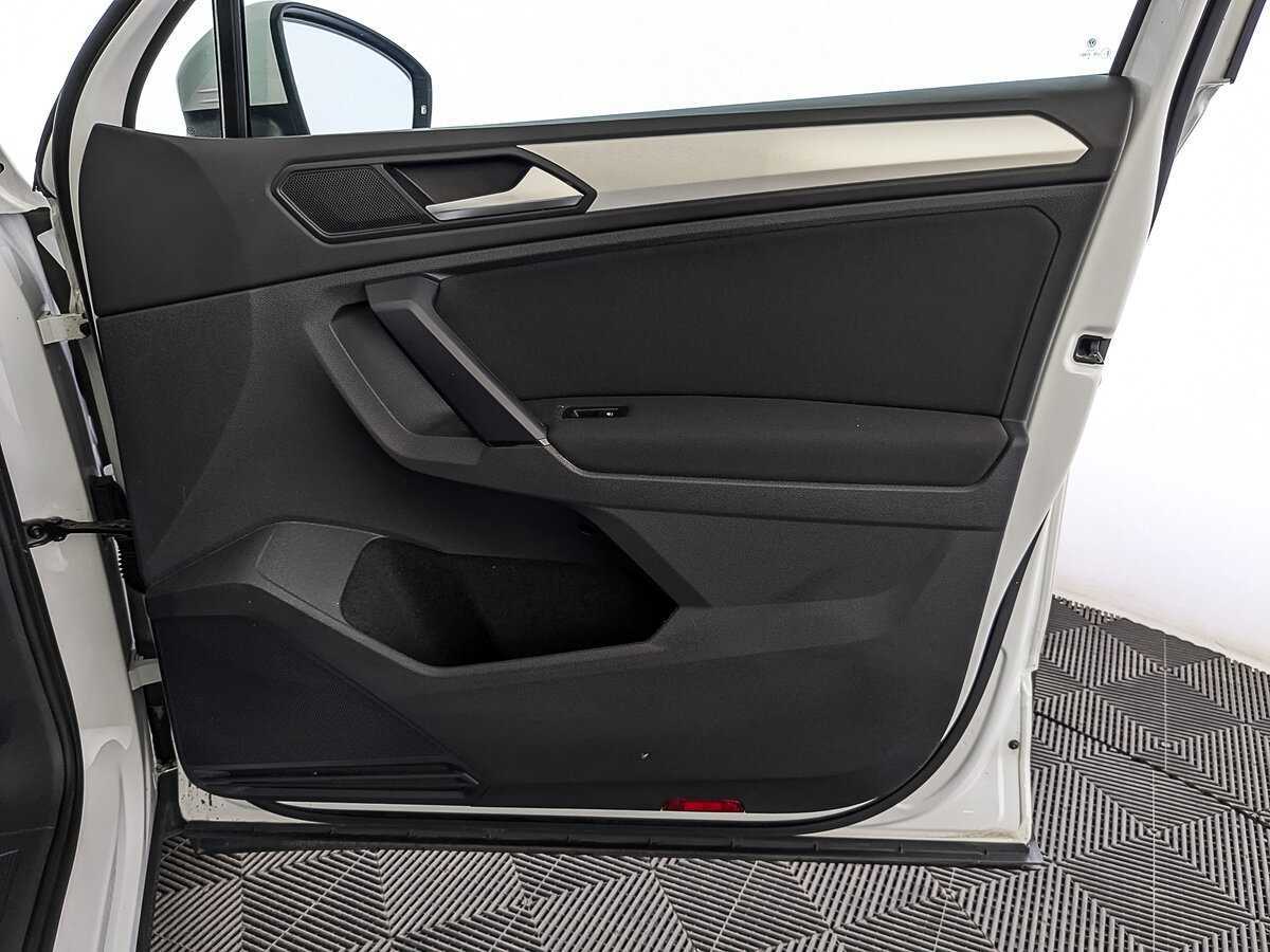 Б/У Фольксваген Тигуан 2018 года. Фото: #22