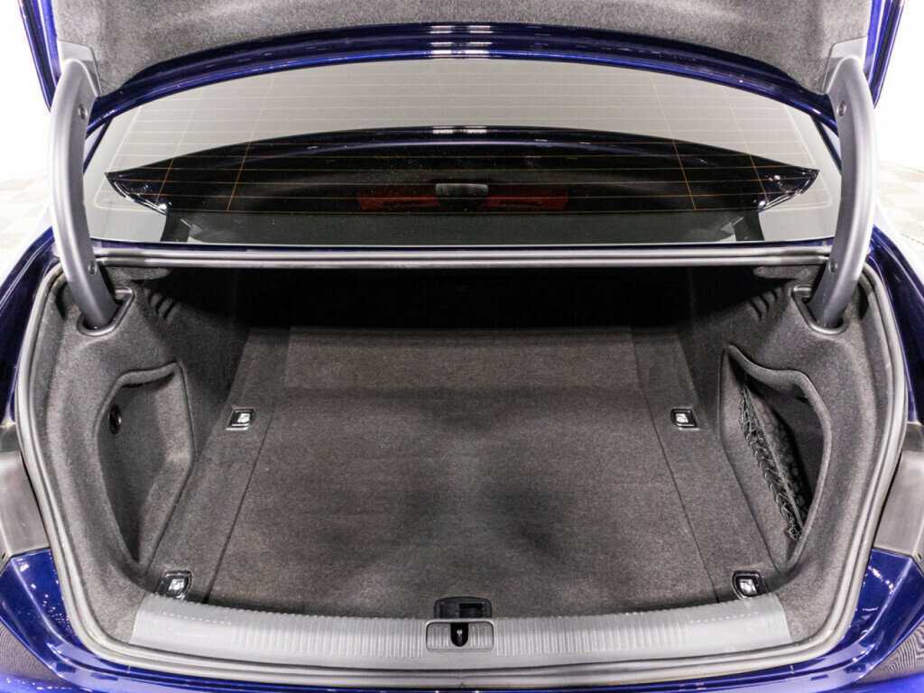 Б/У Ауди А4 2019 года. Фото: #14