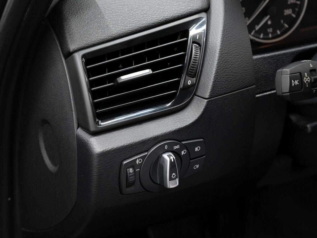 Б/У БМВ Икс1 2013 года. Фото: #18