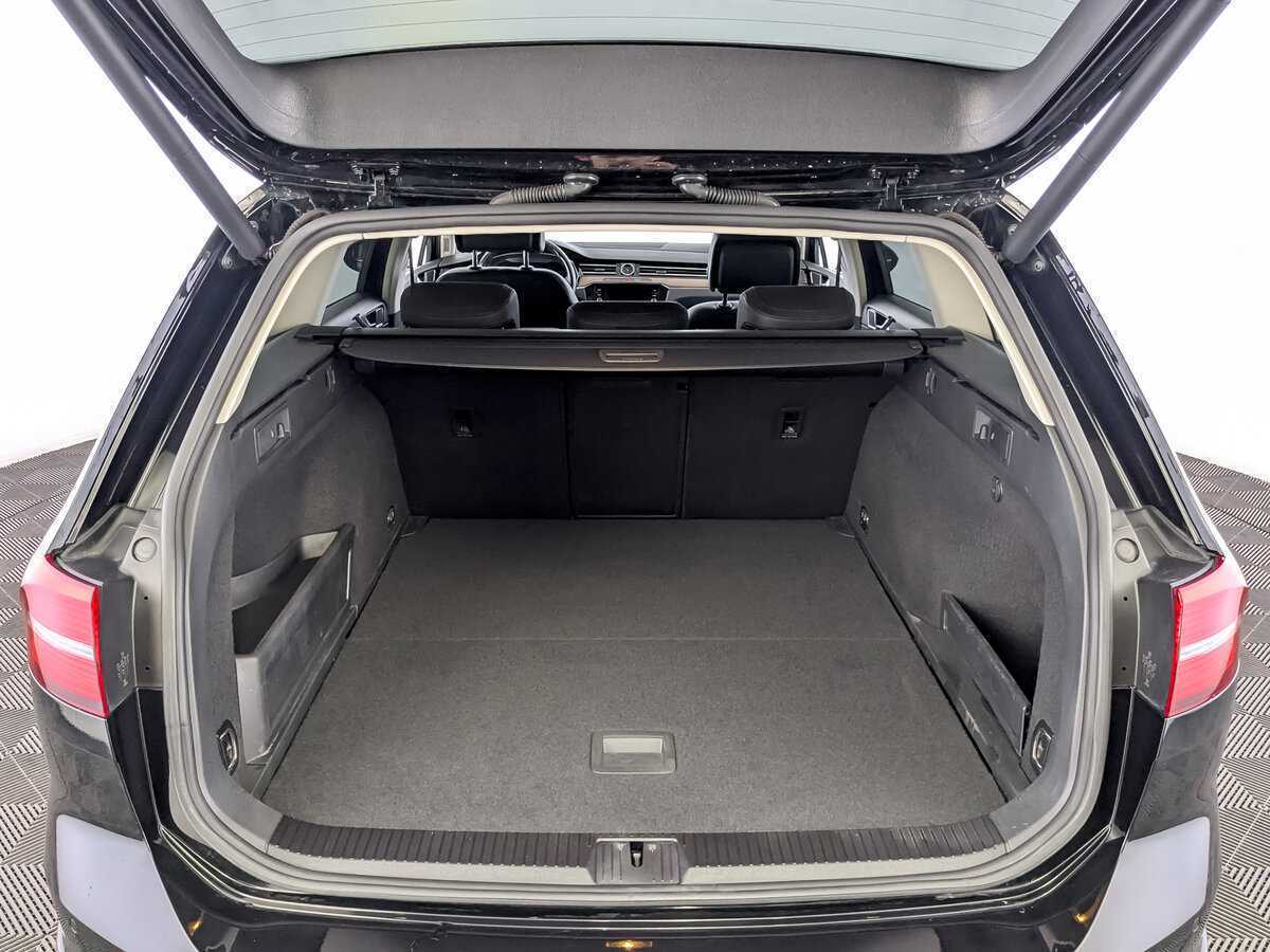 Б/У Фольксваген Пассат 2018 года. Фото: #9