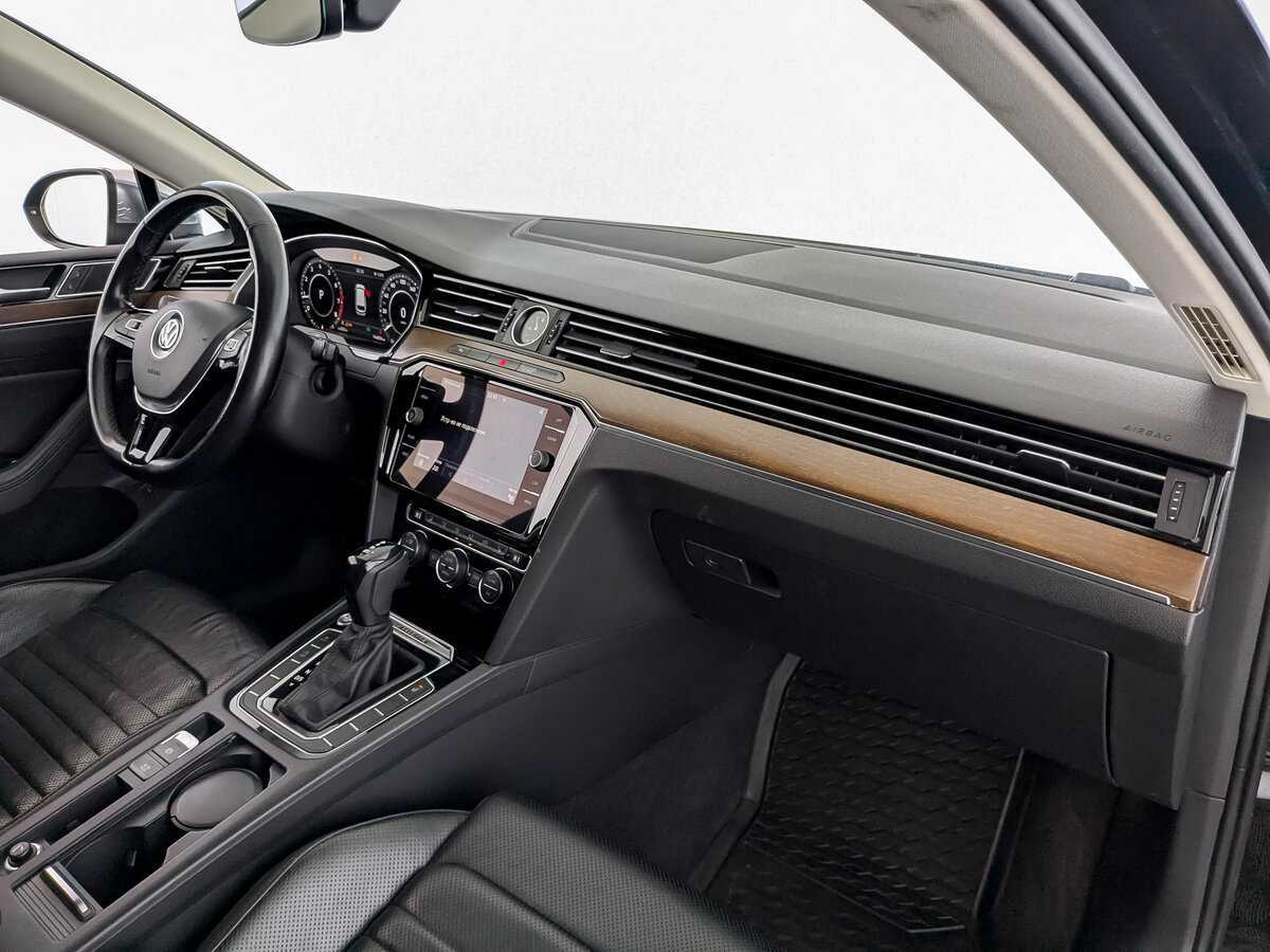 Б/У Фольксваген Пассат 2018 года. Фото: #10