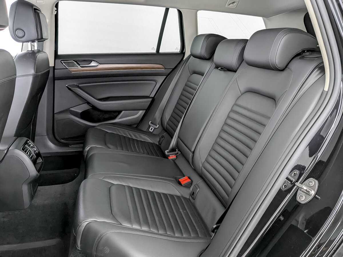 Б/У Фольксваген Пассат 2018 года. Фото: #11