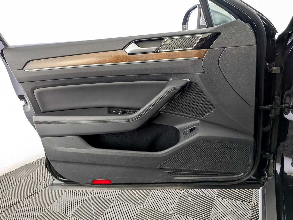 Б/У Фольксваген Пассат 2018 года. Фото: #18